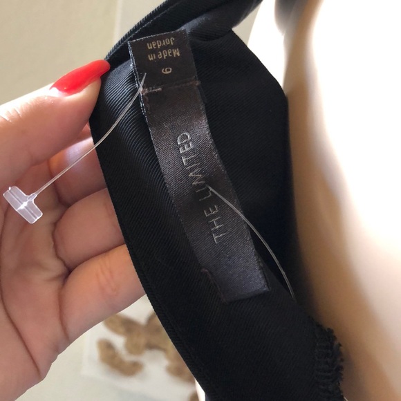 Black dress - Picture 6 of 8